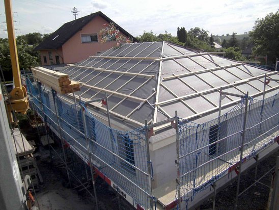 Das Dach ist fertig