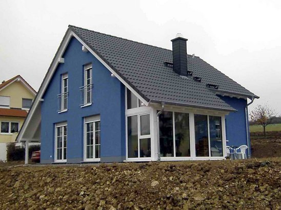 Das Haus von der Straße aus